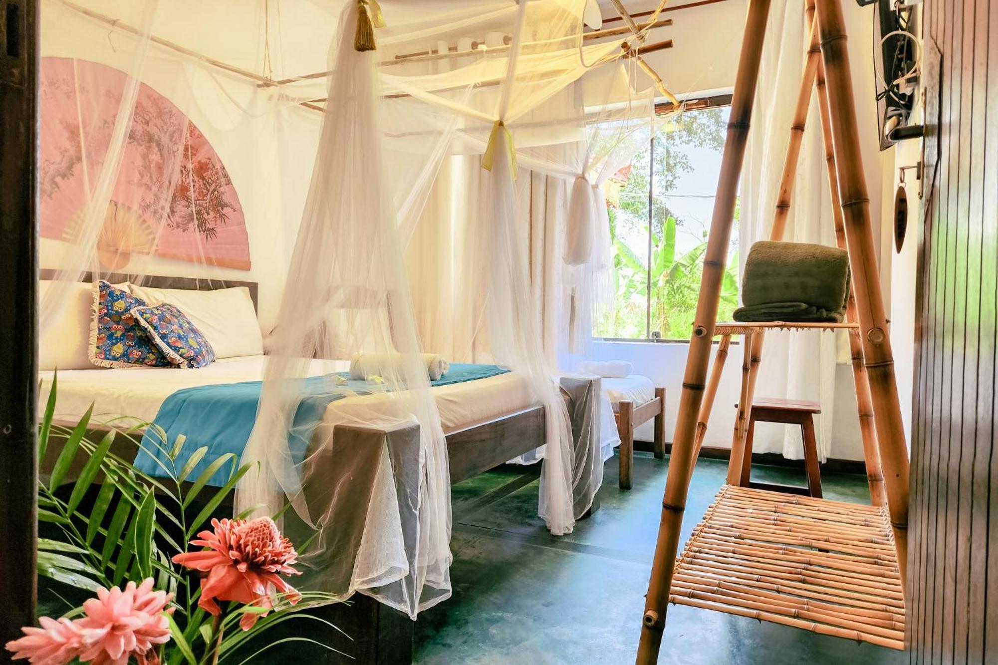 Pensão Velinn Bali Itamambuca 2*